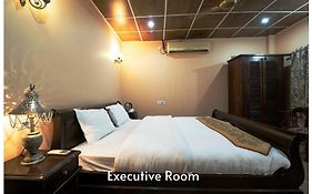 Beejwar Chauhan Fort 3*